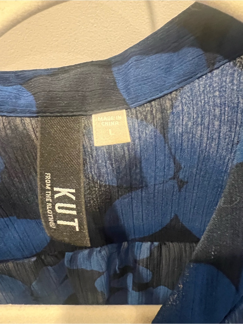 Kut from the Kloth Blue and Black Floral Button-Down Top
